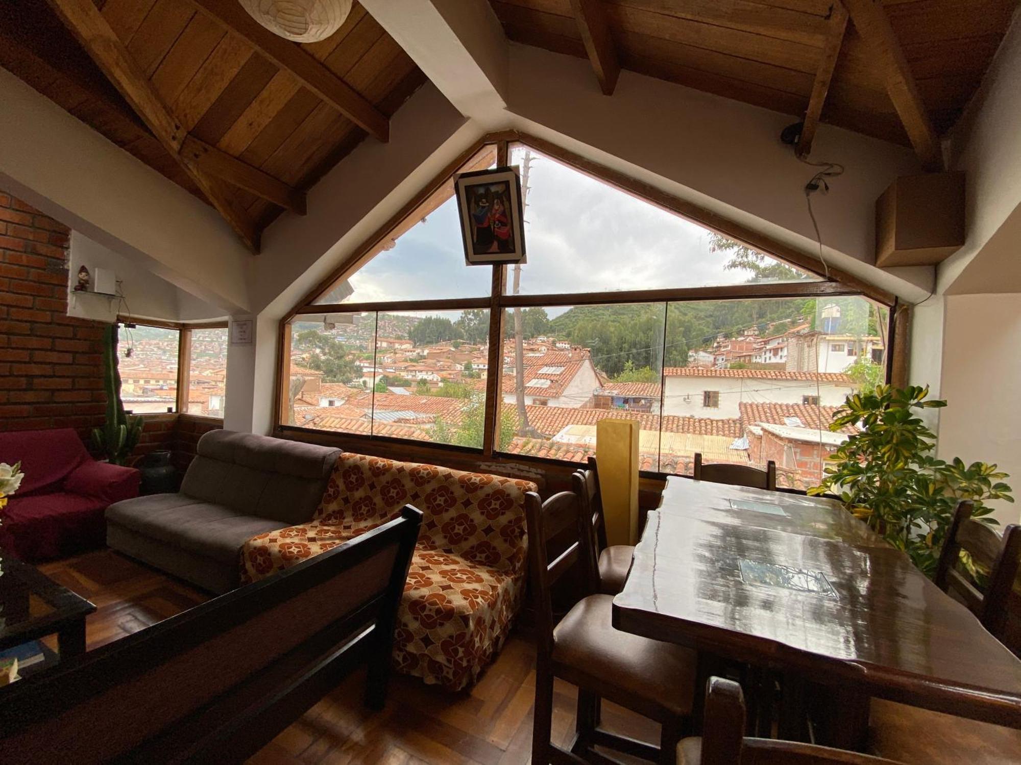 Couette-café Amira's House *